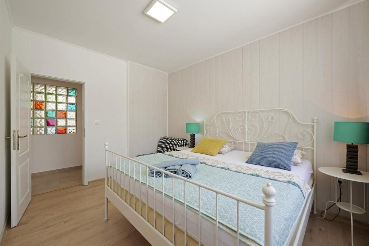 Smuketa In Trogir Haus Fuer 4 Personen Exterior foto