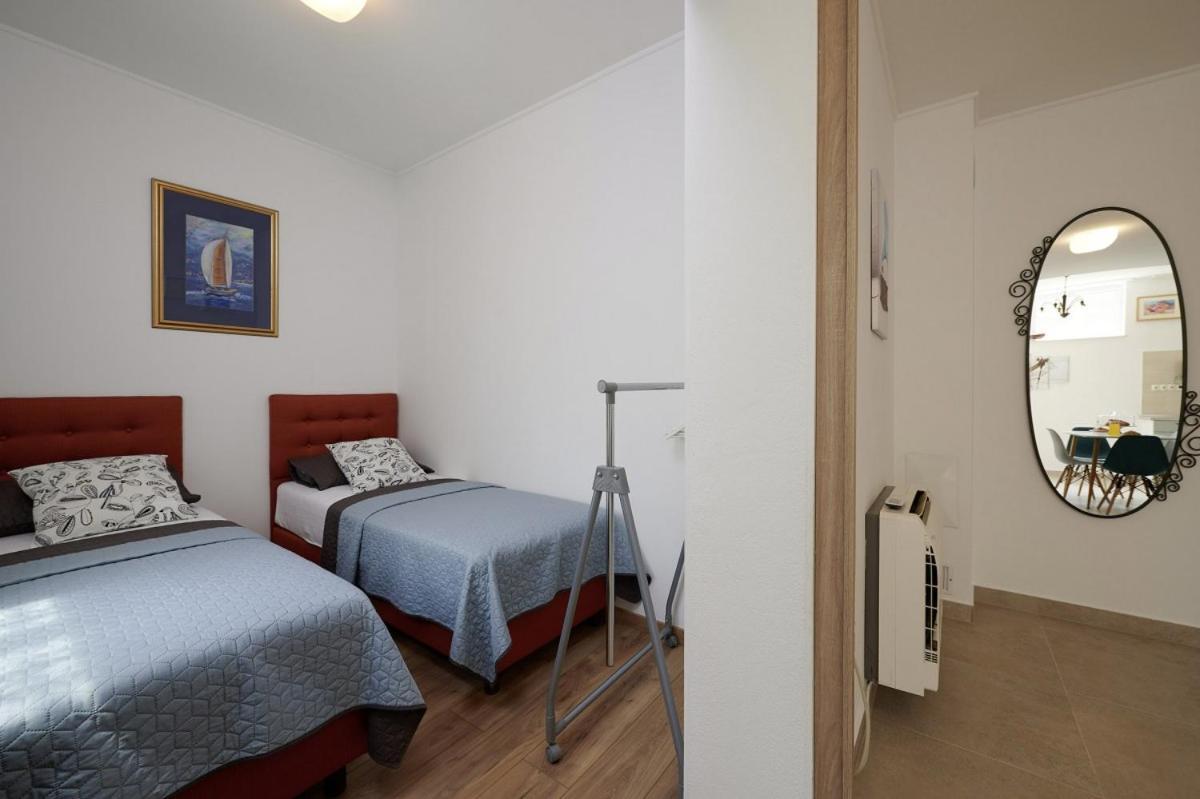 Smuketa In Trogir Haus Fuer 4 Personen Exterior foto